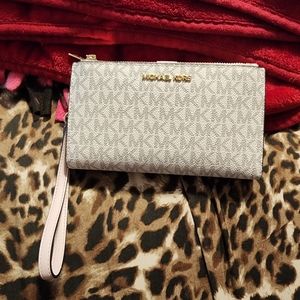 Michael Kors Wristlet